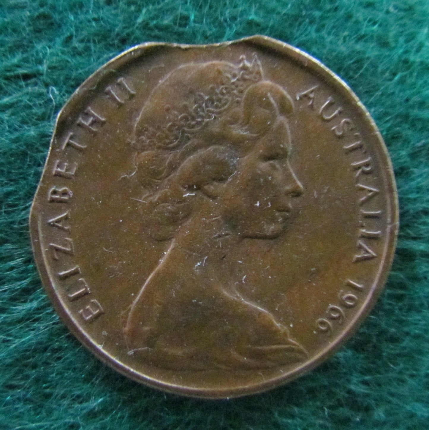 Australian 1966 2 Cent Queen Elizabeth II Coin Double Clipped Variety