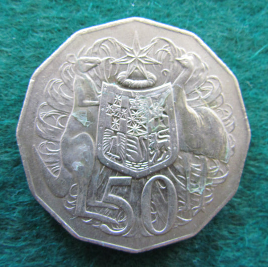 Australian 1974 Coat Of Arms 50 Cent Queen Elizabeth Coin - Circulated