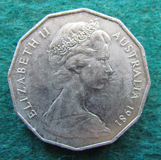 Australian 1981 Coat Of Arms 50 Cent Queen Elizabeth Coin - Circulated