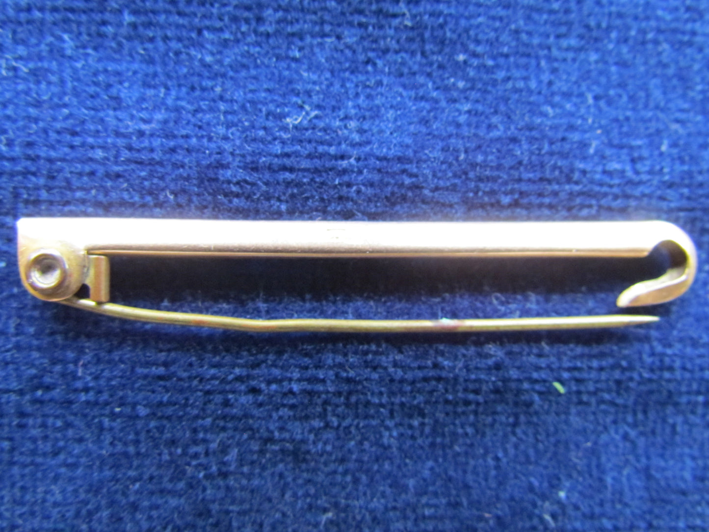 9ct Rose Gold Bar Brooch