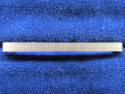 London Made 9ct Gold Tie Bar / Bar Brooch With Machined Decoration