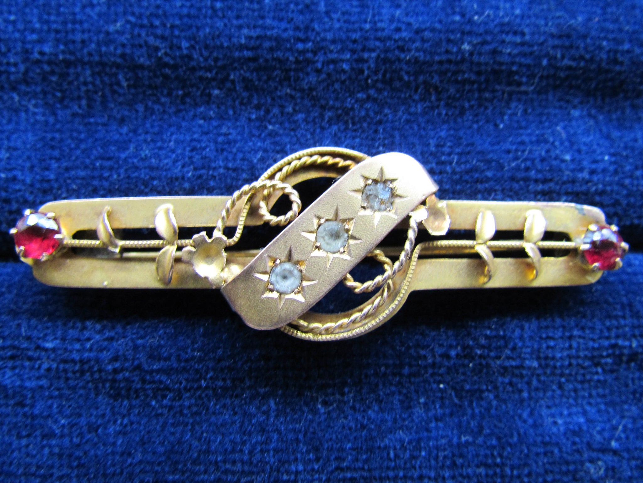 Gold on sale bar brooch