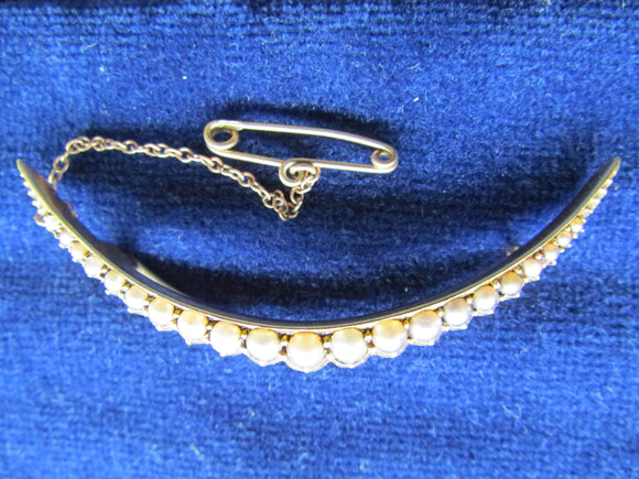 14ct Gold Crescent Shaped Brooch Set With Graduating Seed Pearls