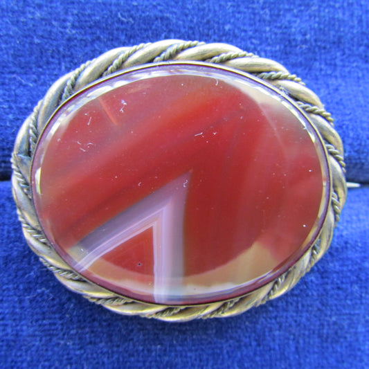 Pinchbeck Oval Rope Twist Mounted Banded Agate Brooch