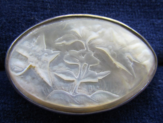 Unmarked Silver Oval Mother Of Pearl Brooch Depicting Honeysucker Birds and A Flower