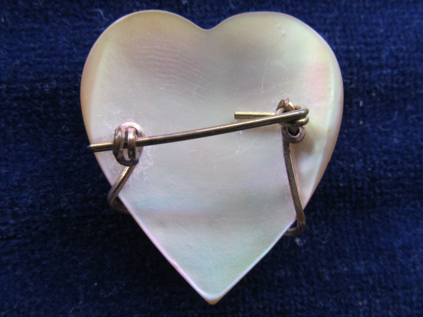 MPO Mother Of Pearl And Gilt Wire Heart Shaped Sweethearts Brooch