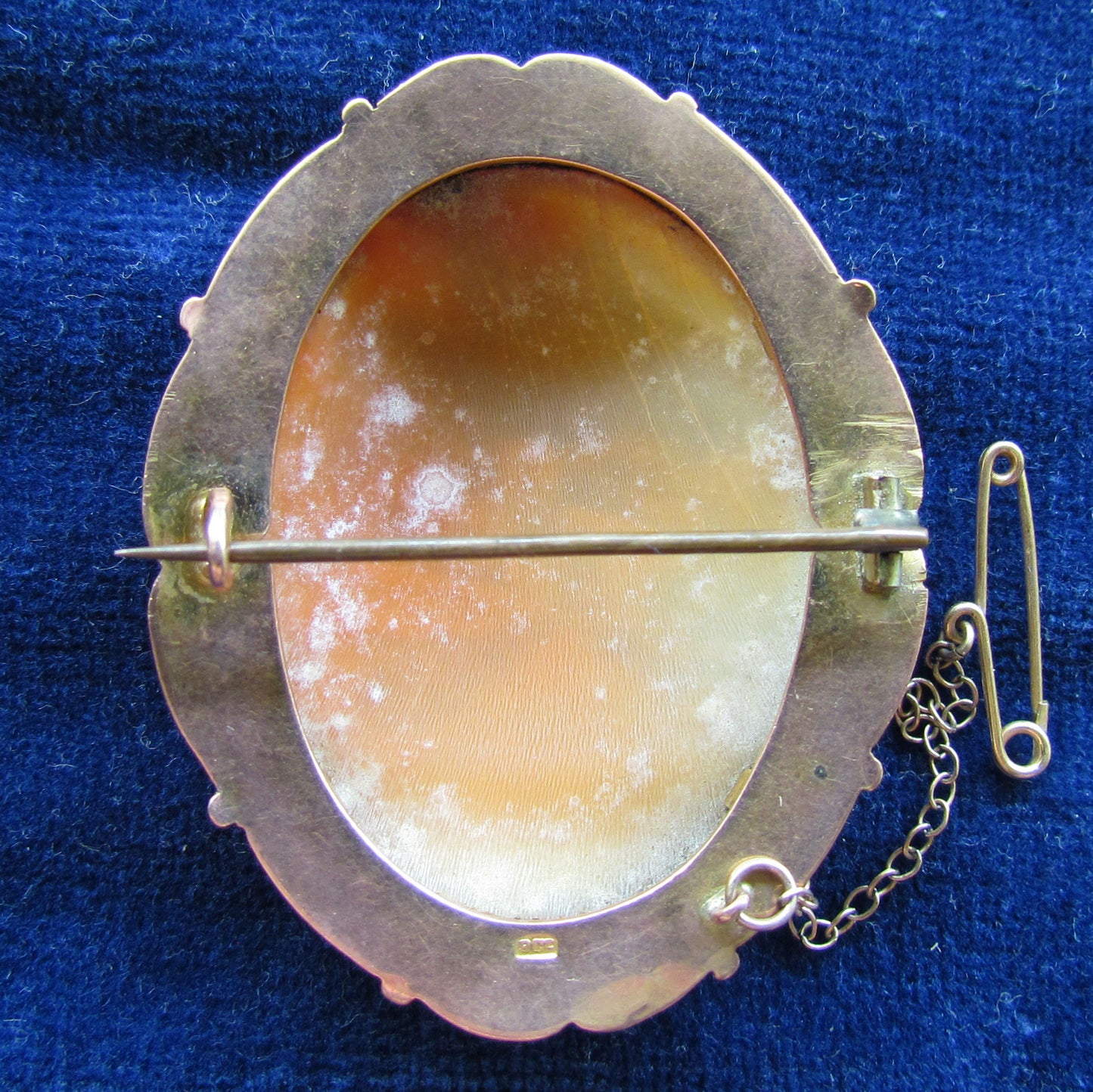 9ct Gold Cameo Brooch With Safety Chain