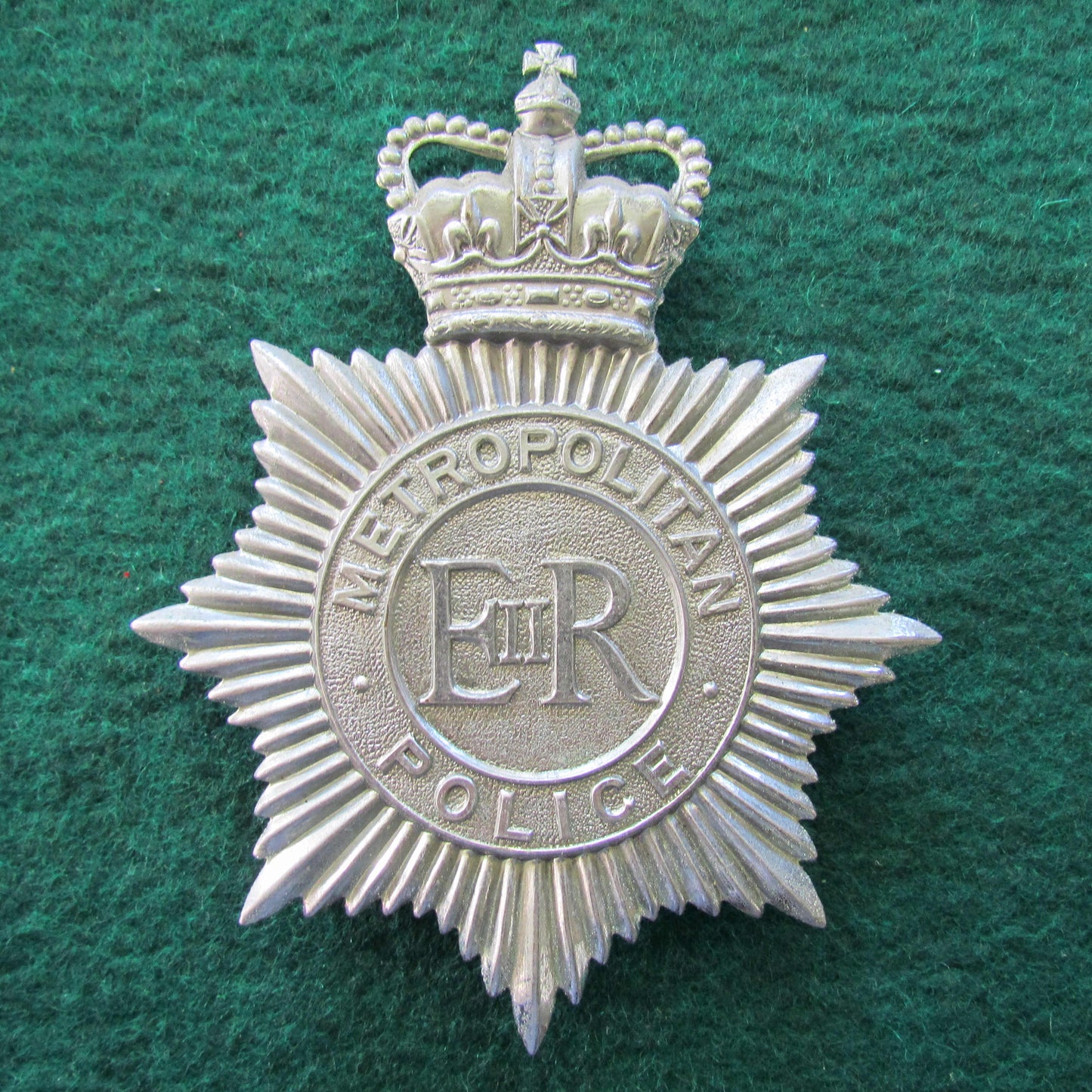 English Metropolitan Police Bright Police Helmet Plate Badge Queens Crown