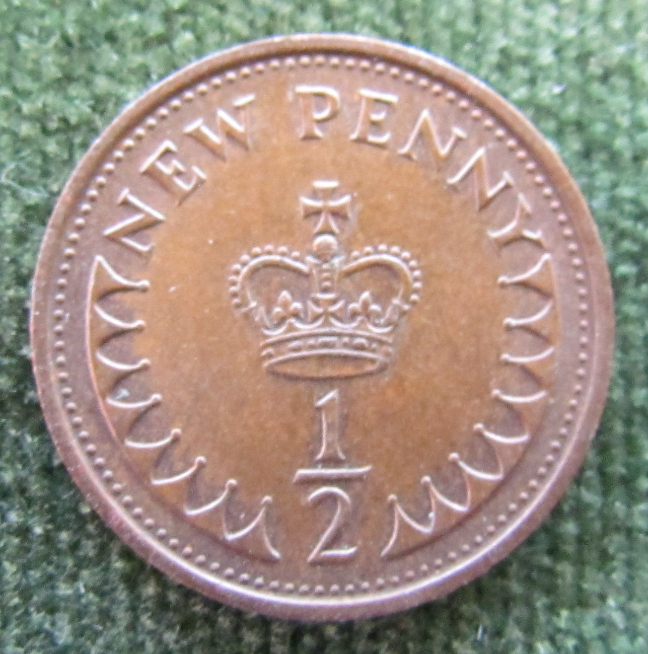 GB British UK English 1975 Half New Penny Queen Elizabeth II Coin