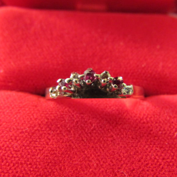 9ct Gold Garnet & Diamond Companion Dress Ring (2 Diamonds Missing) 2.06gms