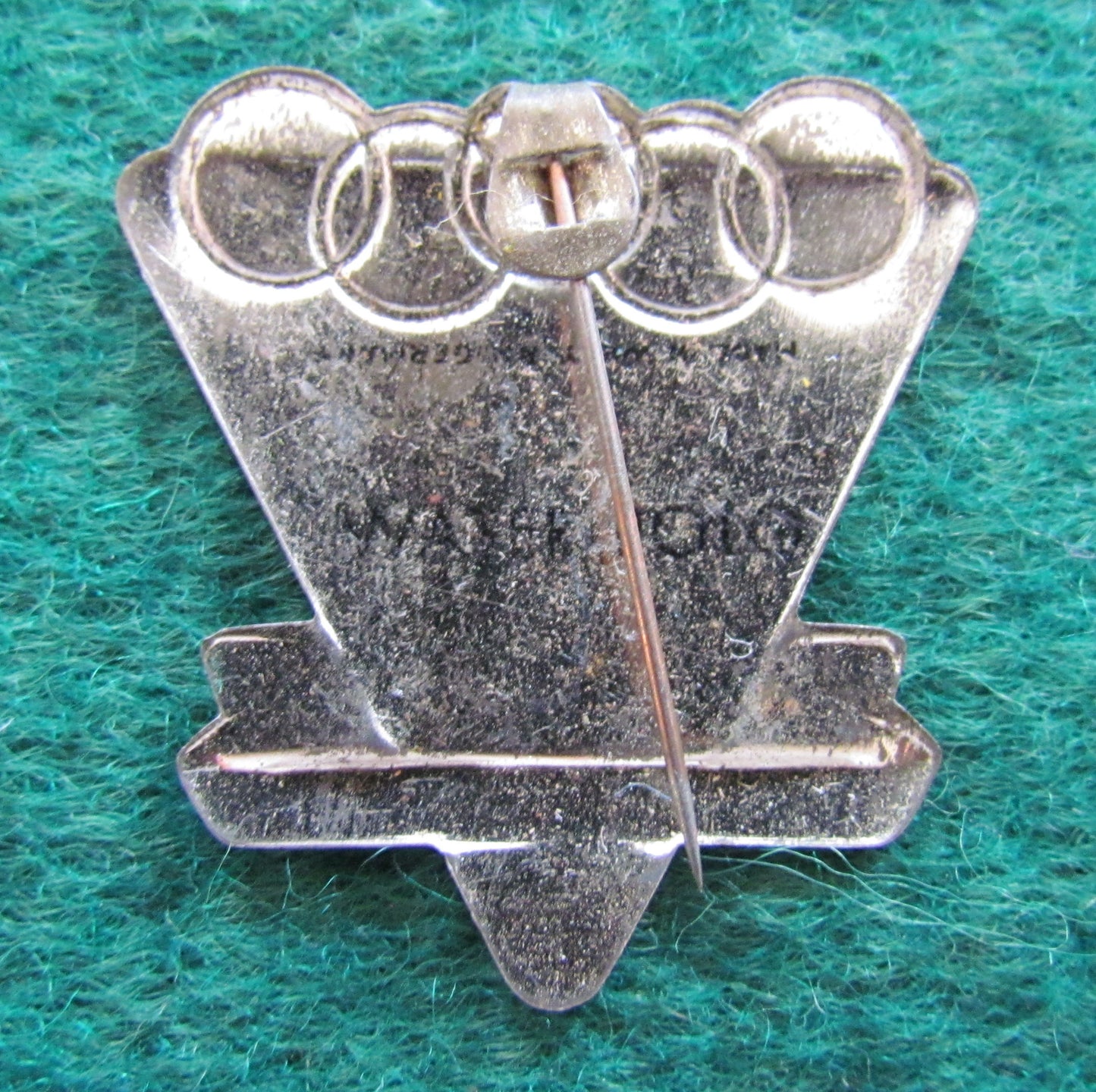 Australian Melbourne 1956 Olympic Water Polo Tin Badge