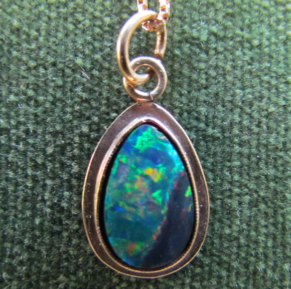 9ct Gold Teardrop Opal Pendant And Chain