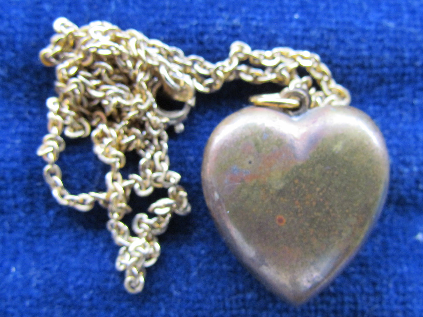 Gilt Heart Shaped Sweethearts Photo Locket With Chain