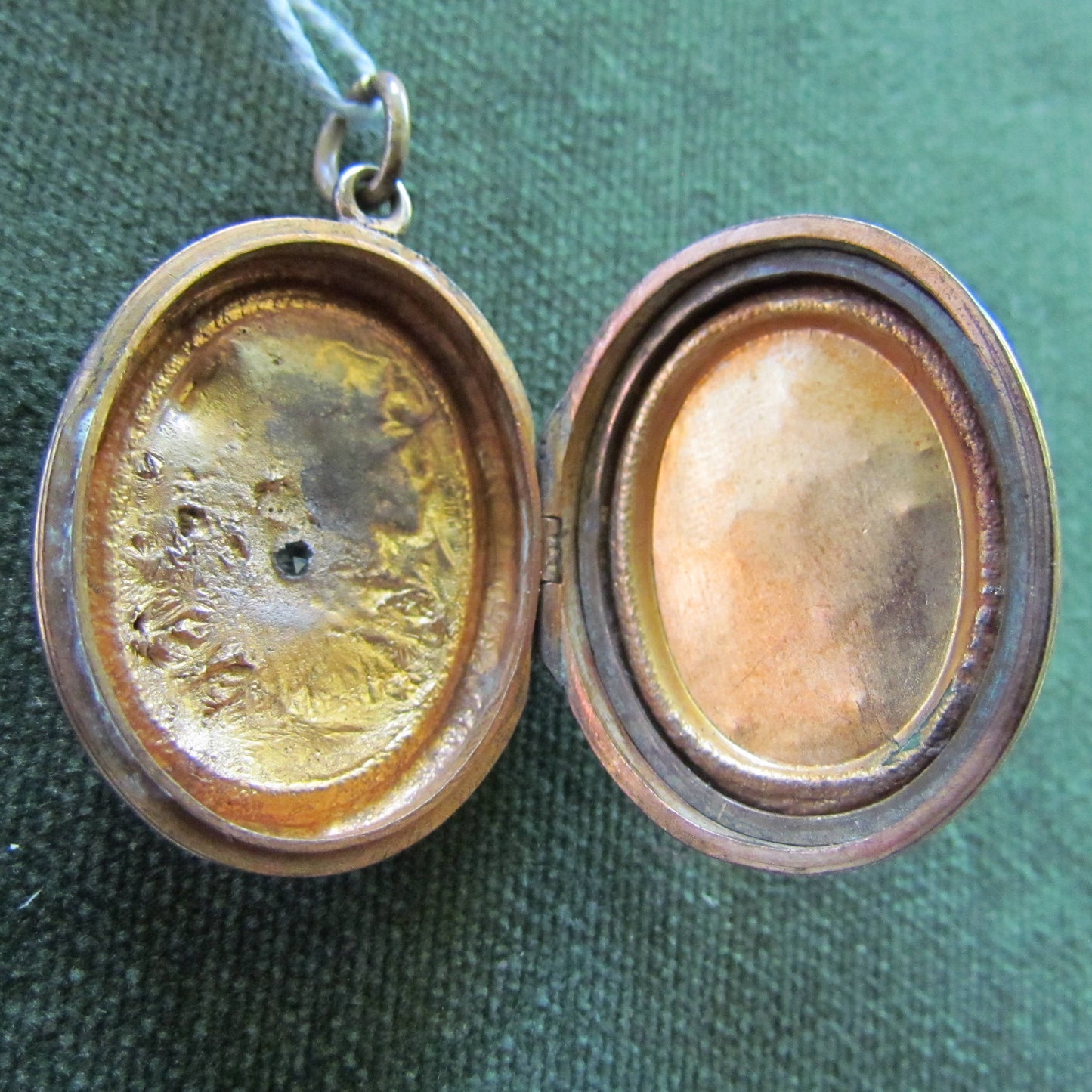 Unmarked Gold Oval Shaped Photo Locket Set With Diamond