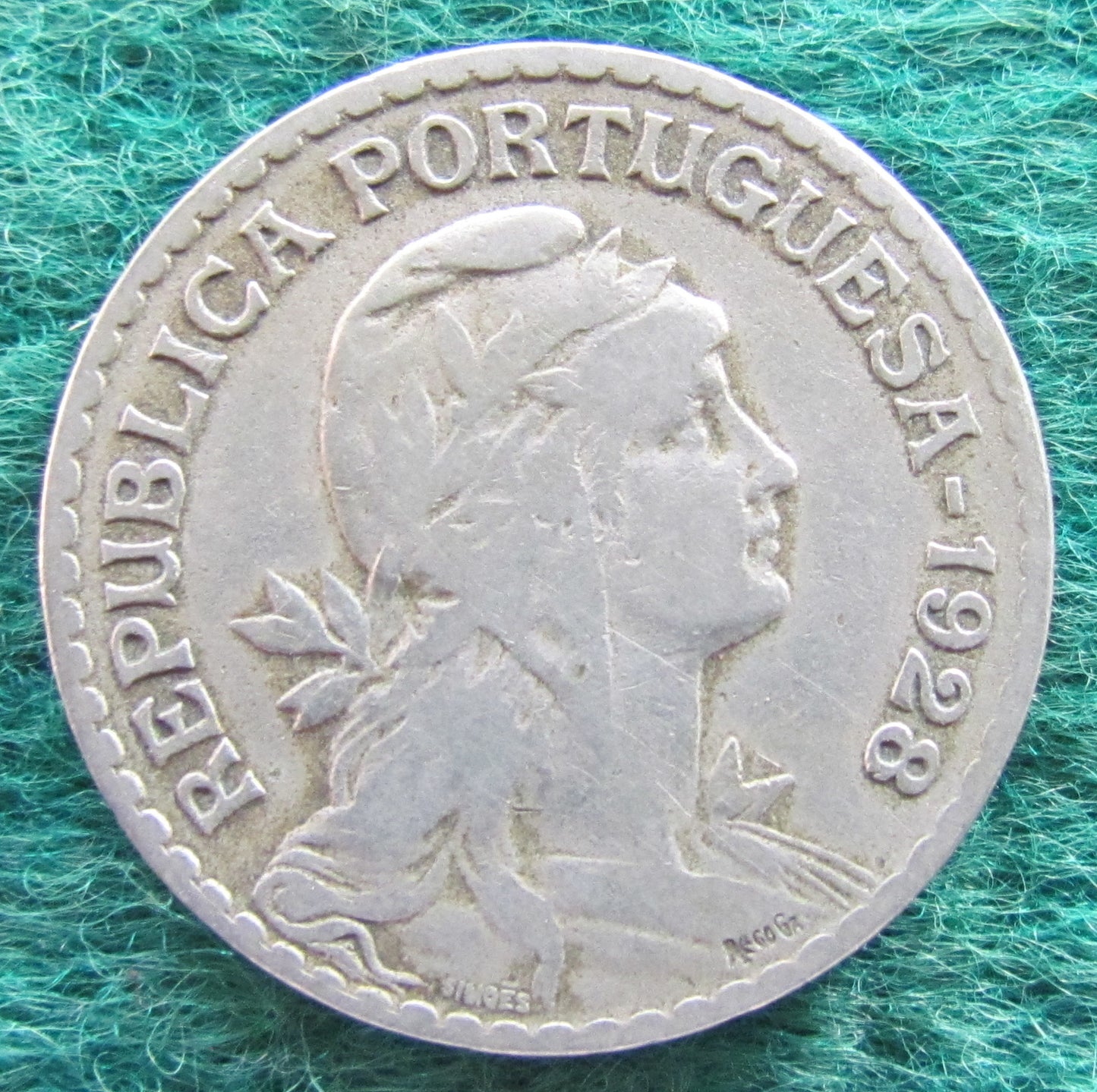 Portugal 1928 1 Escudo Coin - Circulated