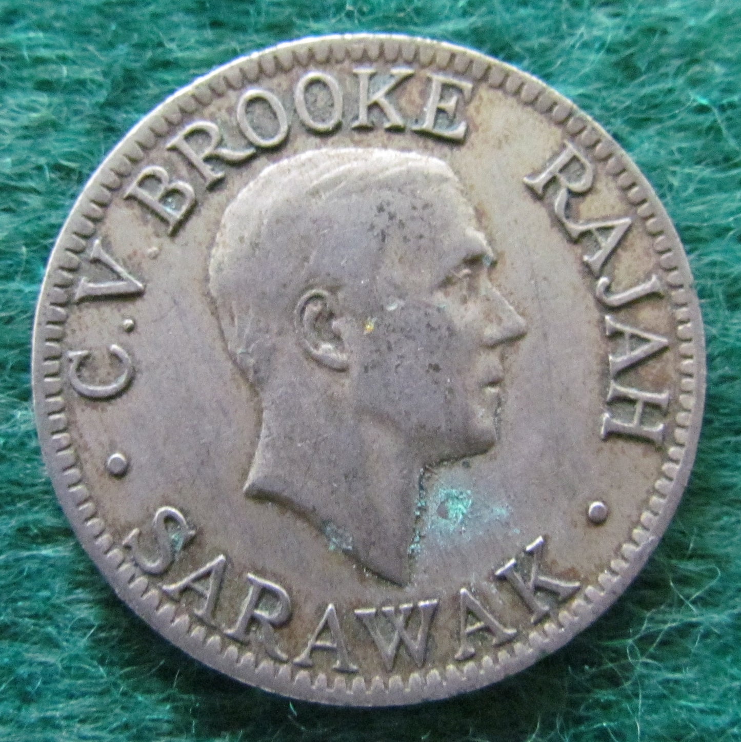 Sarawak 1927 H 10 Cents Coin C V Brooke Rajah