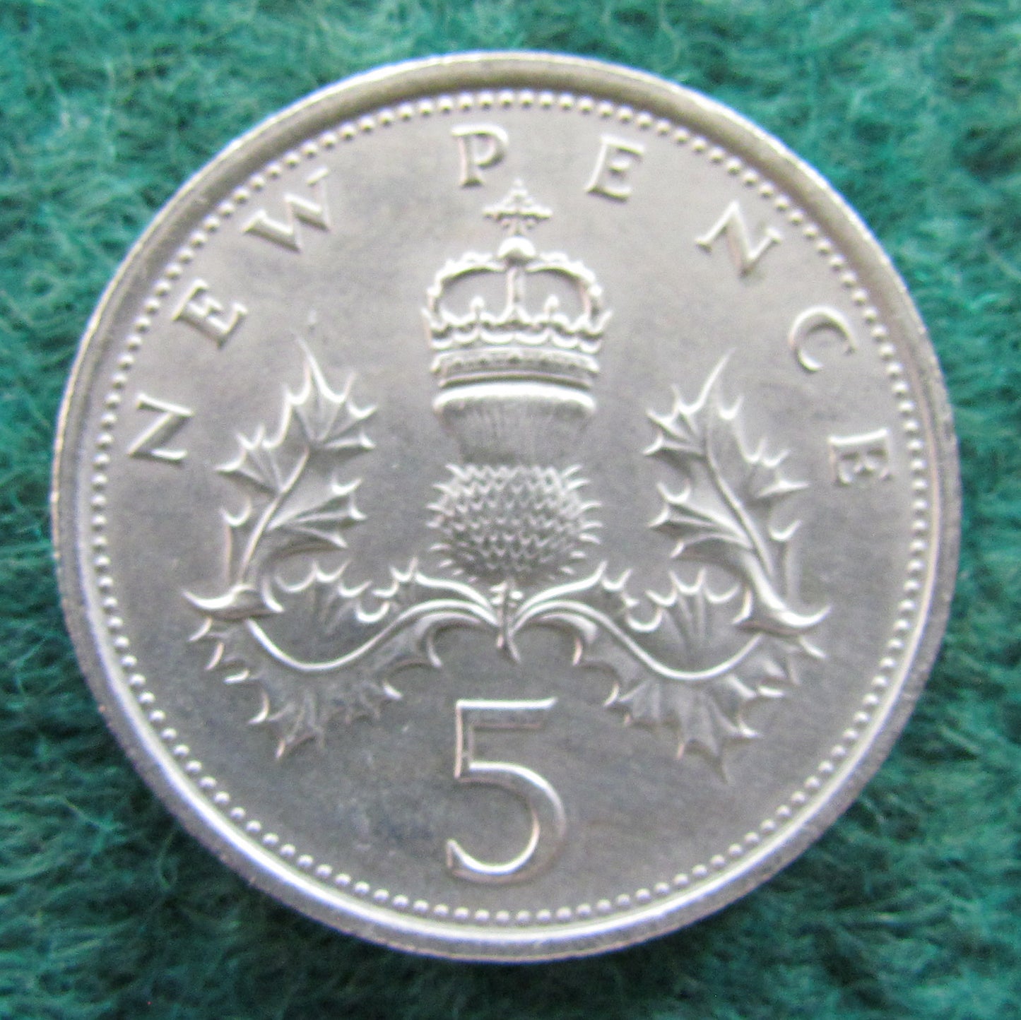 GB British UK English 1975 5 New Pence Queen Elizabeth II Coin - Circulated
