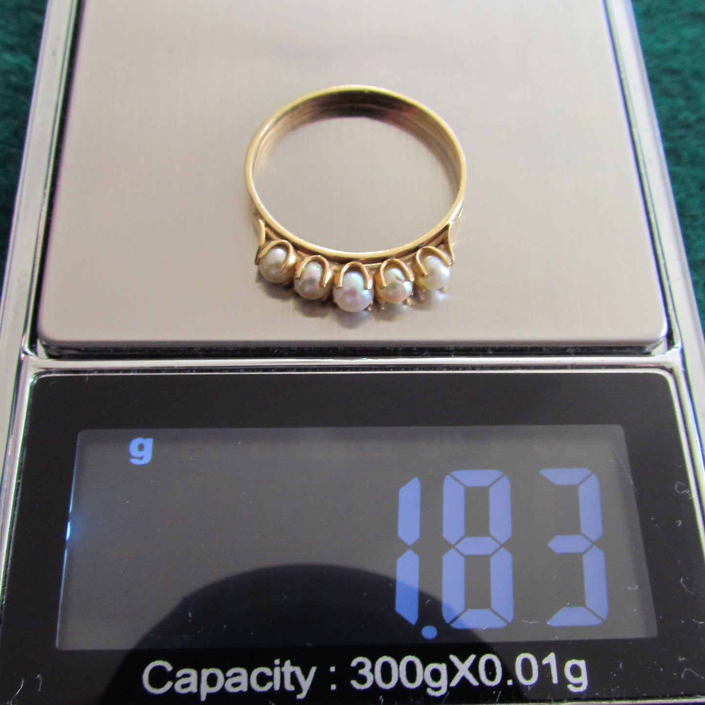 Unmarked 9ct Graduating 5 Pearl Dress Ring 2.8mm 3.0mm 3.2mm Size Q 1.8gms c1980