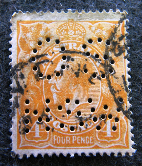Australian 1913 - 36 Orange 4d 4 four penny King George V KGV stamp Definitive Issue R34 (perferated OS NSW)